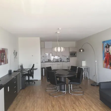 Hellingweg Met Balkon *