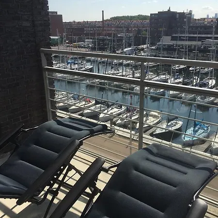 Hellingweg Met Balkon